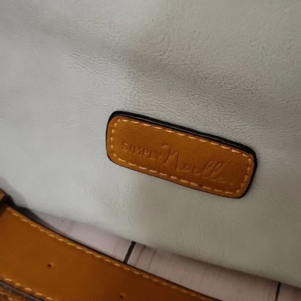 Simply Noelle laptop back